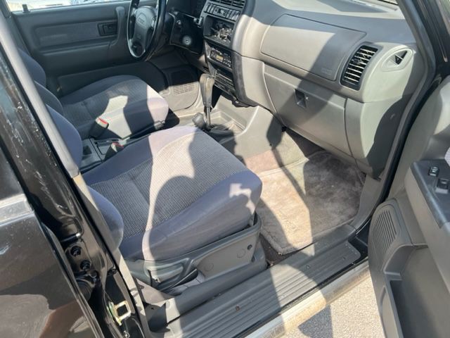 1999 Isuzu Trooper Image 12