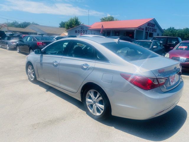 2011 Hyundai Sonata Image 6