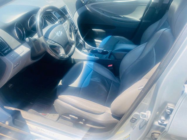2011 Hyundai Sonata Image 12