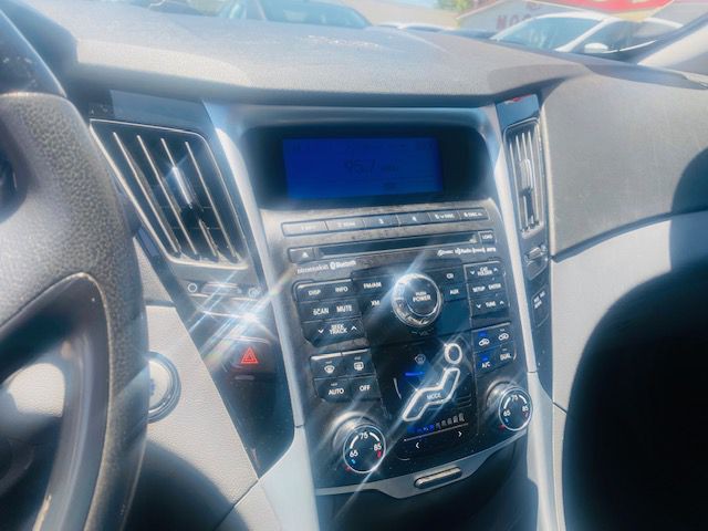 2011 Hyundai Sonata Image 13