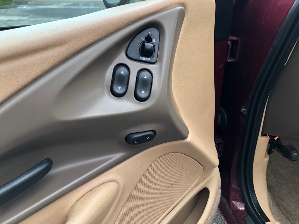 1997 Mercury Cougar Image 11