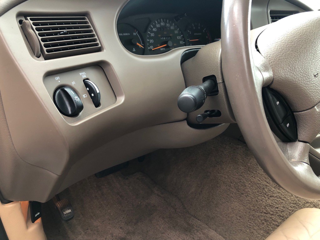 1997 Mercury Cougar Image 12
