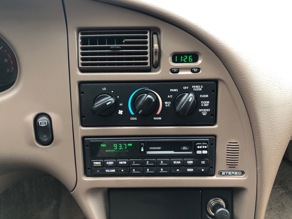 1997 Mercury Cougar Image 21