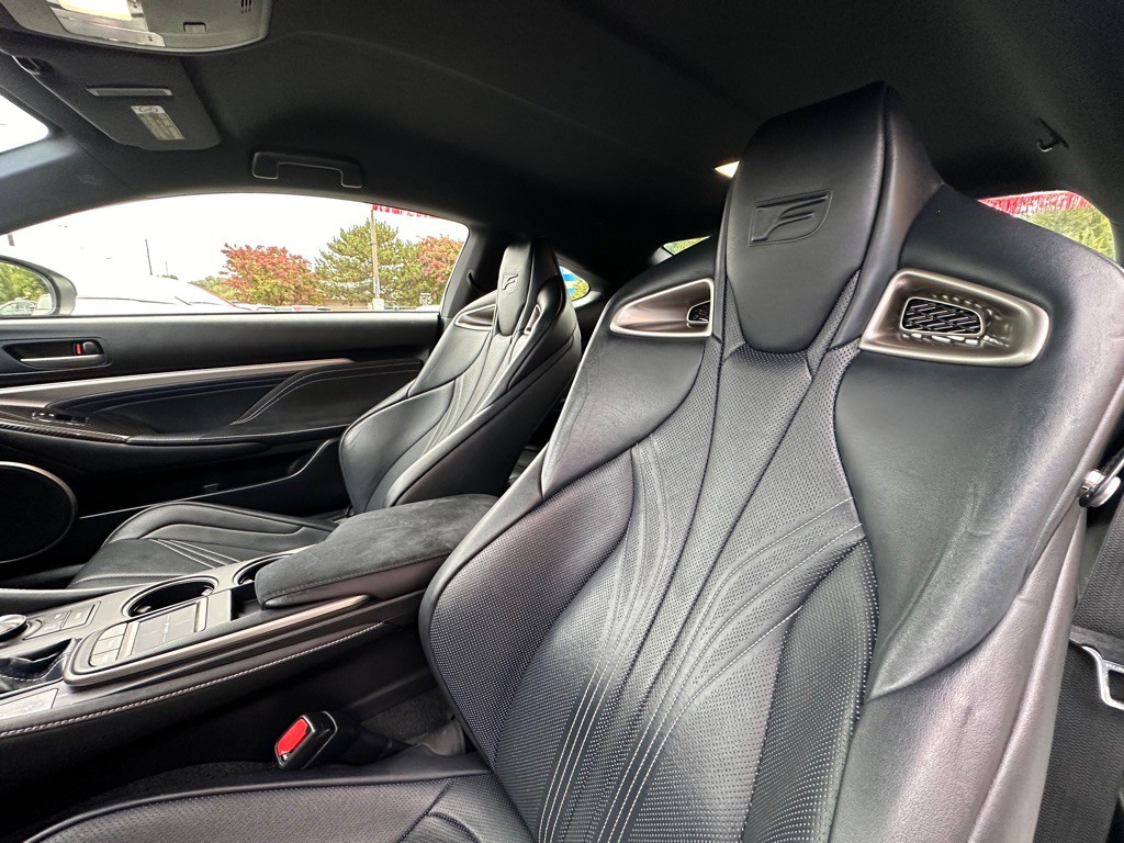 2015 Lexus RC F Image 16