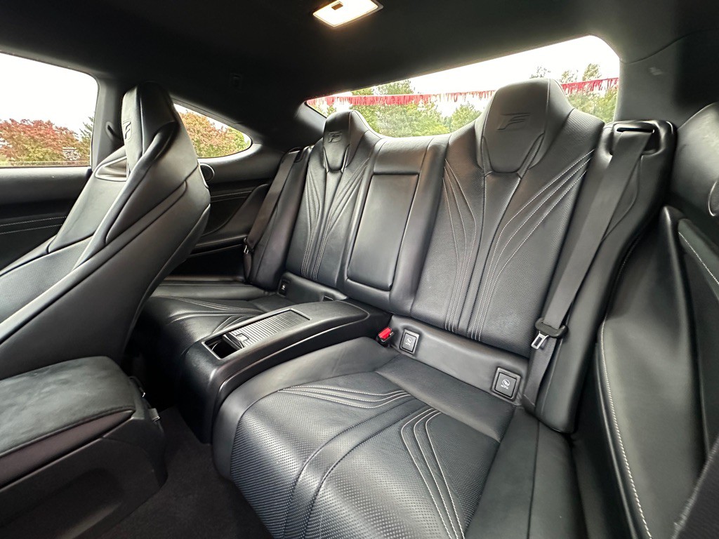 2015 Lexus RC F Image 17
