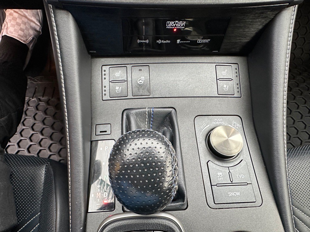 2015 Lexus RC F Image 18