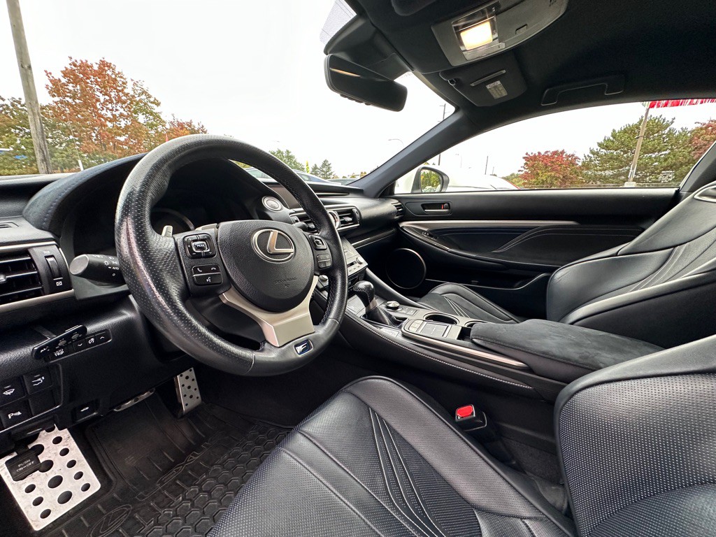 2015 Lexus RC F Image 19