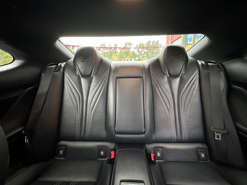 2015 Lexus RC F Image 21