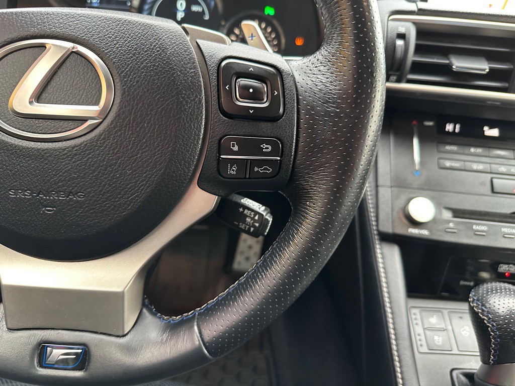 2015 Lexus RC F Image 25