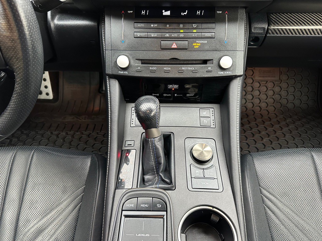 2015 Lexus RC F Image 28