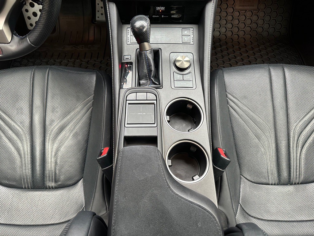 2015 Lexus RC F Image 29