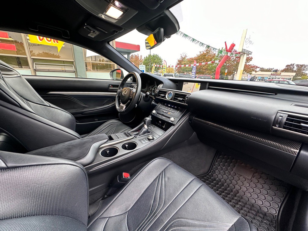 2015 Lexus RC F Image 30