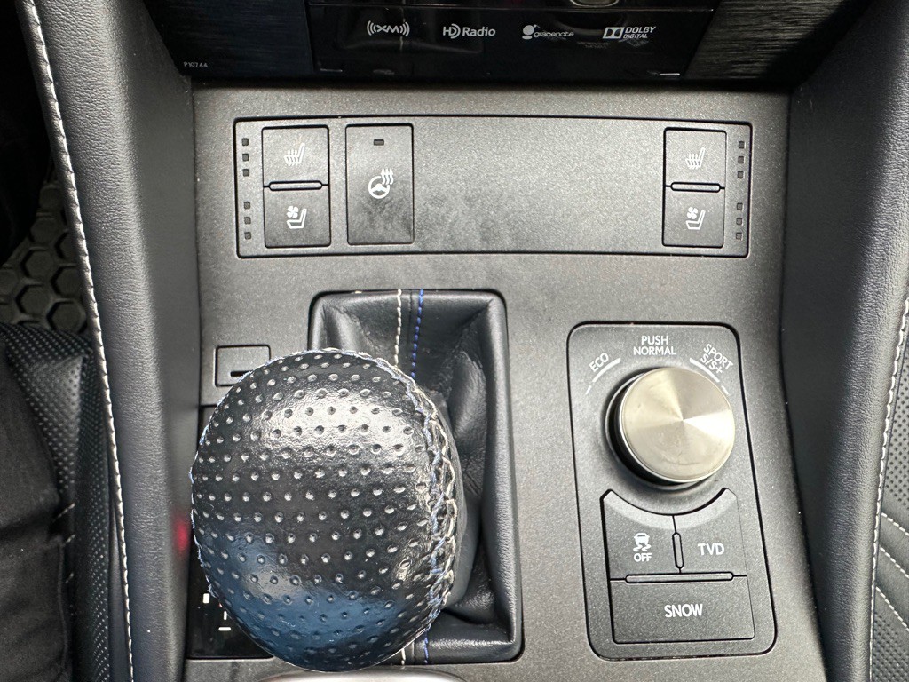 2015 Lexus RC F Image 34