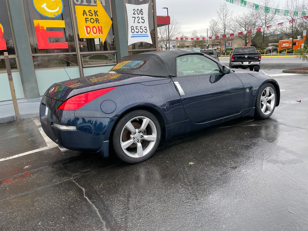 2007 Nissan 350Z Image 3