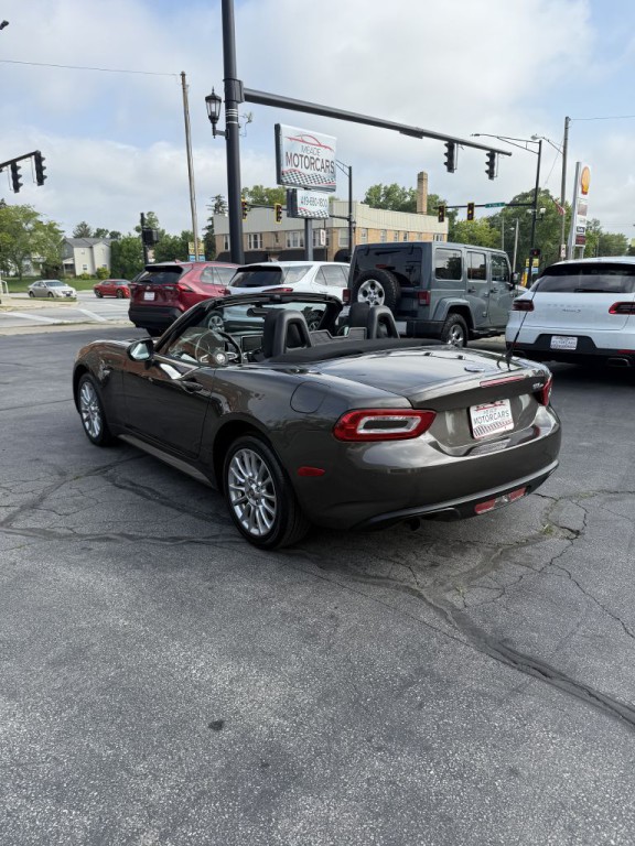 2017 FIAT 124 Spider Image 4
