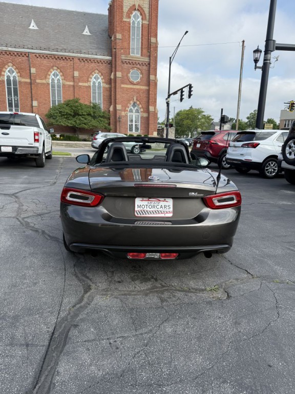 2017 FIAT 124 Spider Image 5