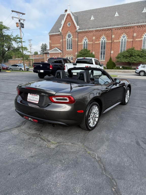 2017 FIAT 124 Spider Image 6