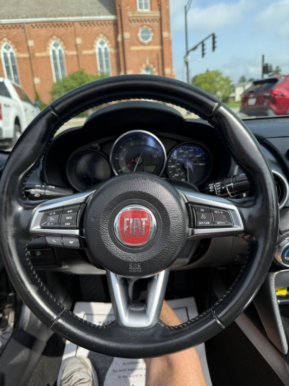 2017 FIAT 124 Spider Image 14