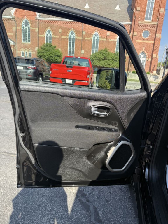 2017 Jeep Renegade Image 9