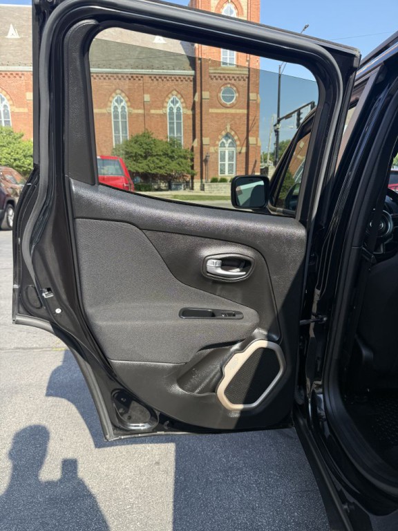 2017 Jeep Renegade Image 21