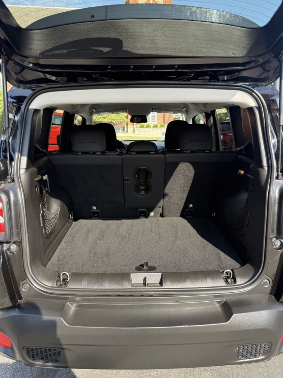 2017 Jeep Renegade Image 25