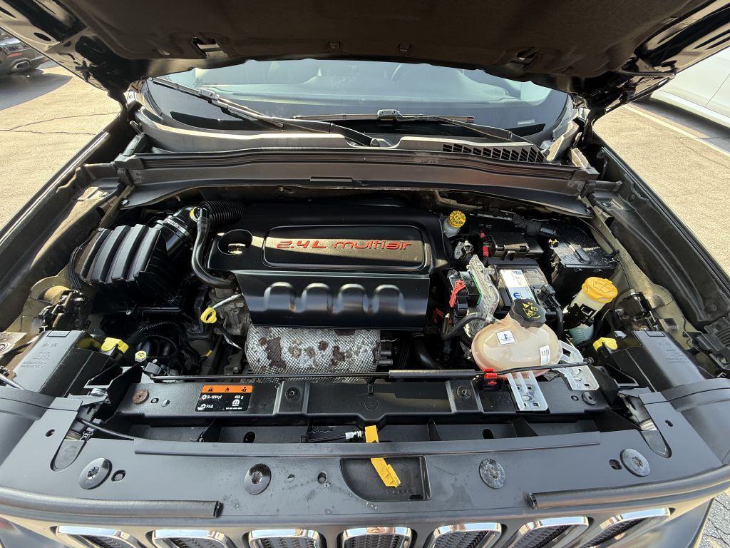 2017 Jeep Renegade Image 28