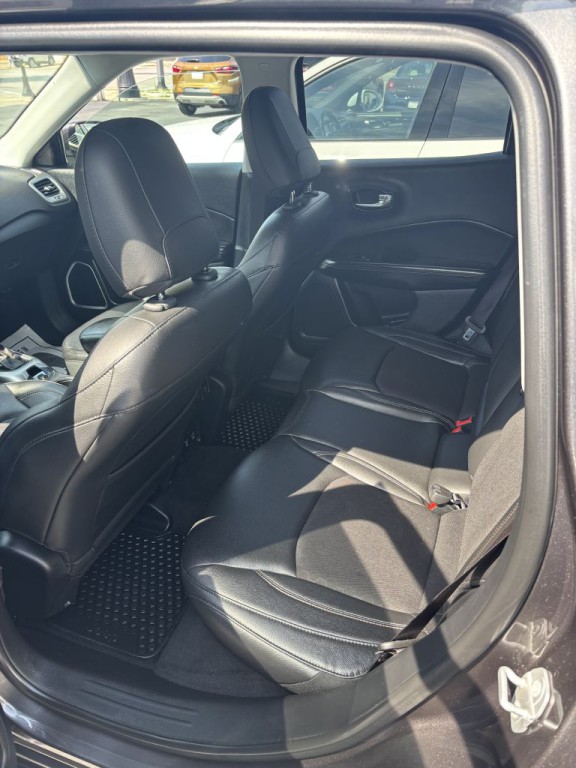 2018 Jeep Compass Image 13