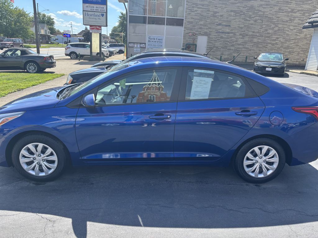 2021 Hyundai Accent Image 3