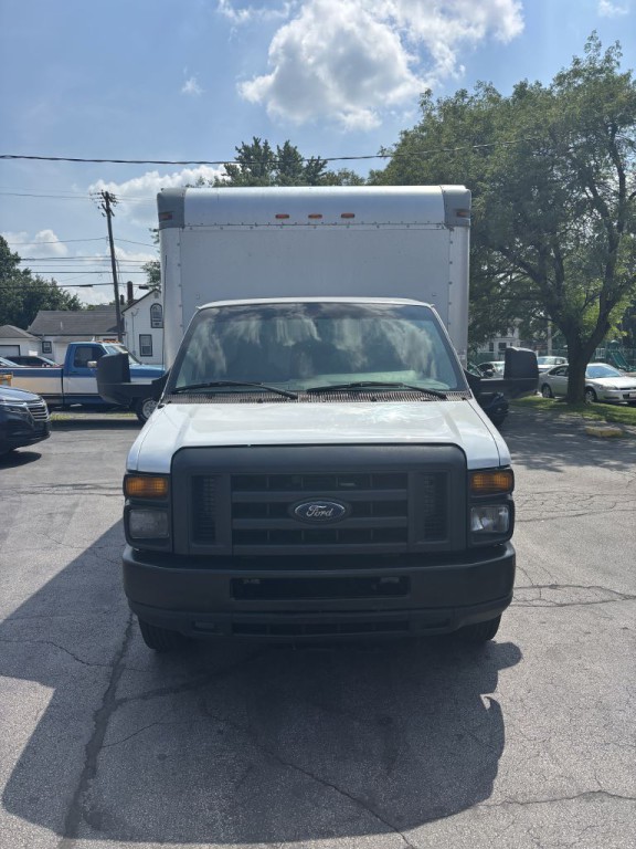2017 Ford Econoline Image 1