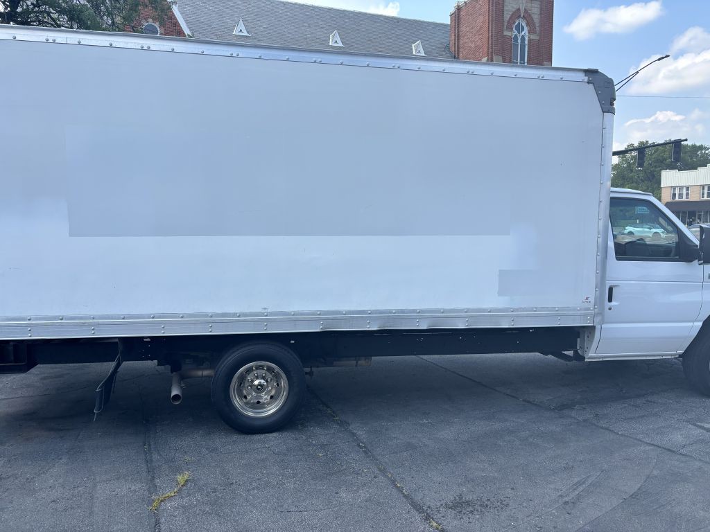 2017 Ford Econoline Image 8