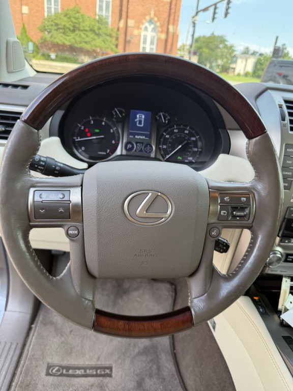 2015 Lexus GX Image 11