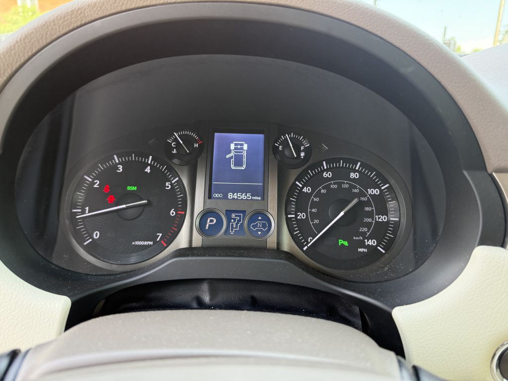 2015 Lexus GX Image 12