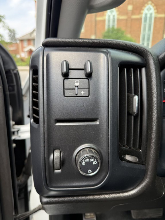 2018 Chevrolet Silverado 1500 Image 11