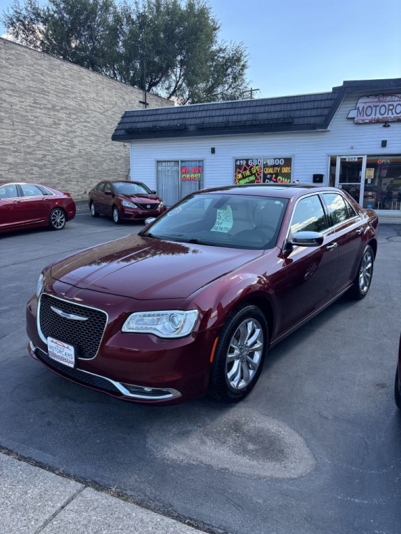 2018 Chrysler 300 Image 2