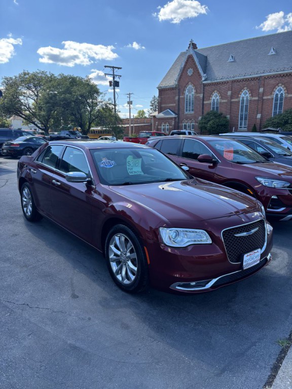 2018 Chrysler 300 Image 3