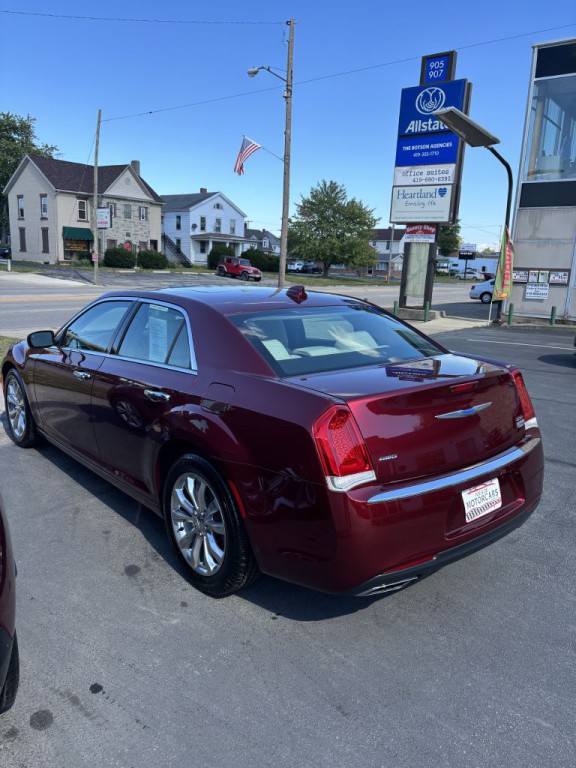 2018 Chrysler 300 Image 6