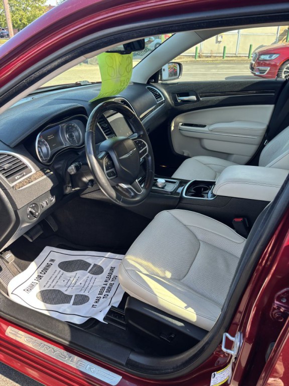 2018 Chrysler 300 Image 7
