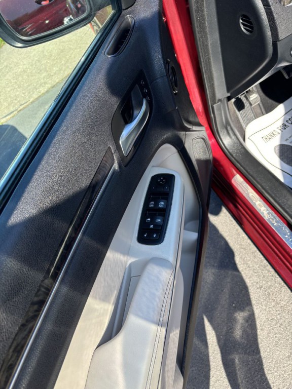 2018 Chrysler 300 Image 8