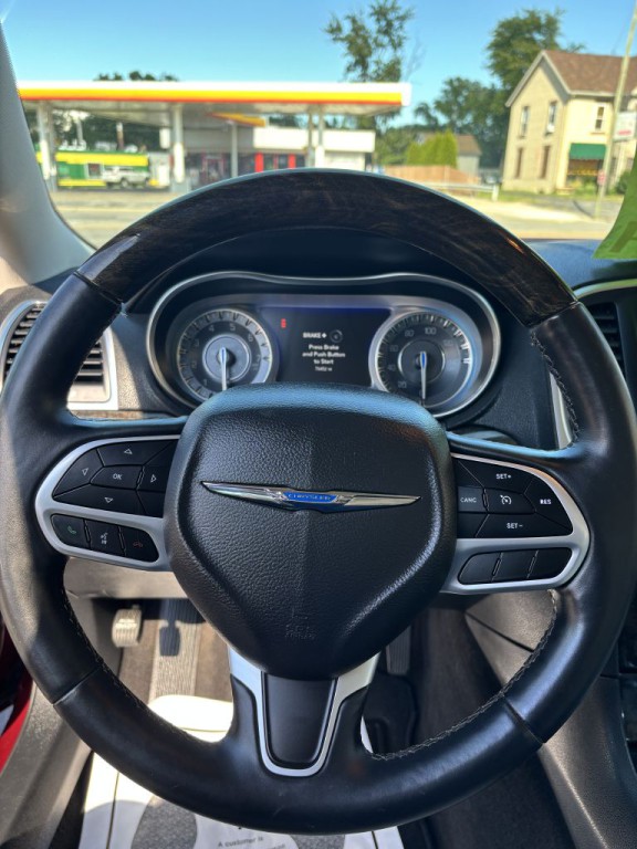 2018 Chrysler 300 Image 10