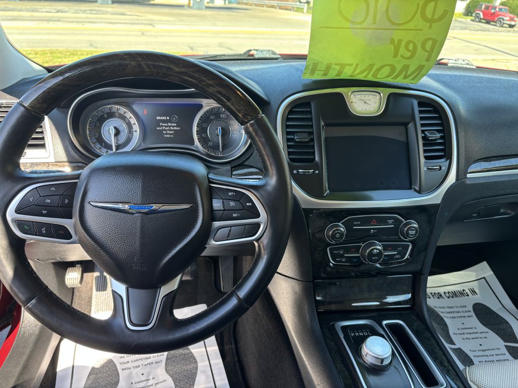 2018 Chrysler 300 Image 12