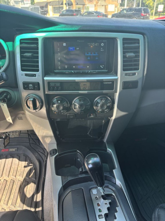 2004 Toyota 4Runner Image 11