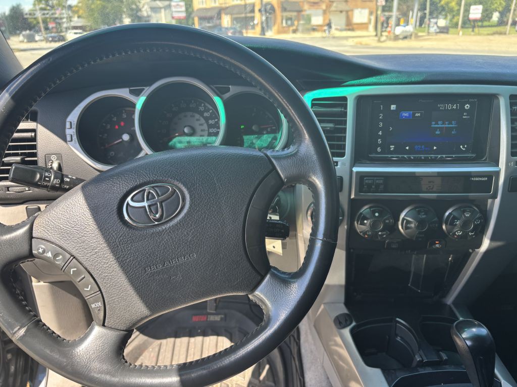 2004 Toyota 4Runner Image 12