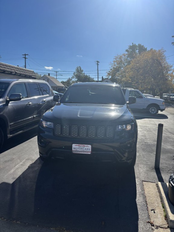 2018 Jeep Grand Cherokee Image 1