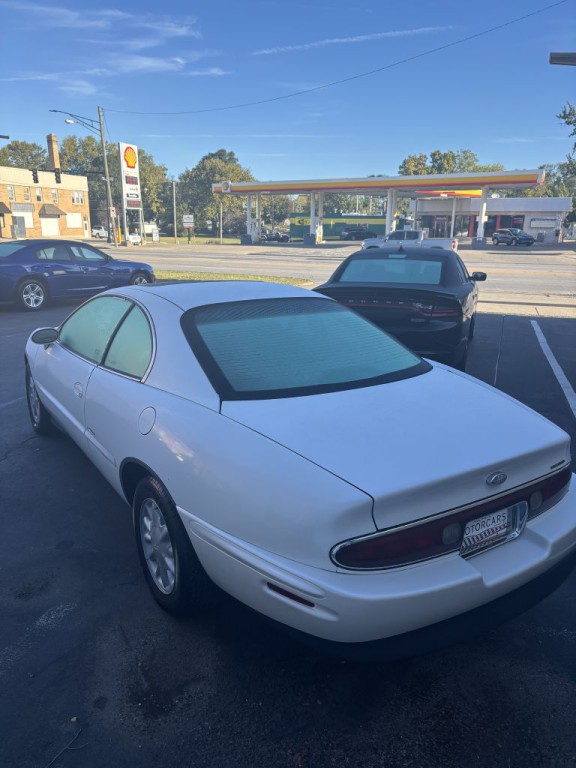 1998 Buick Riviera Image 6