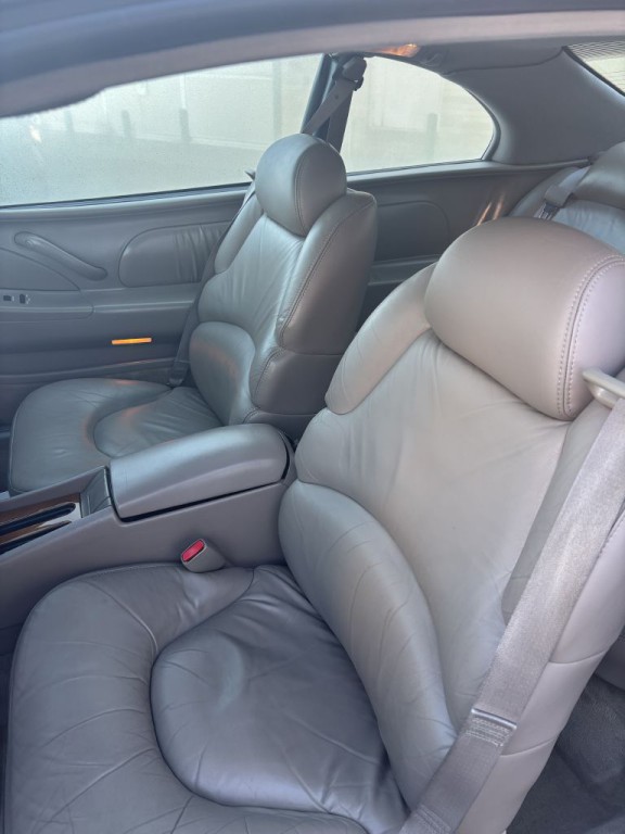 1998 Buick Riviera Image 14