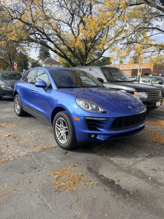 2018 Porsche Macan Image 2