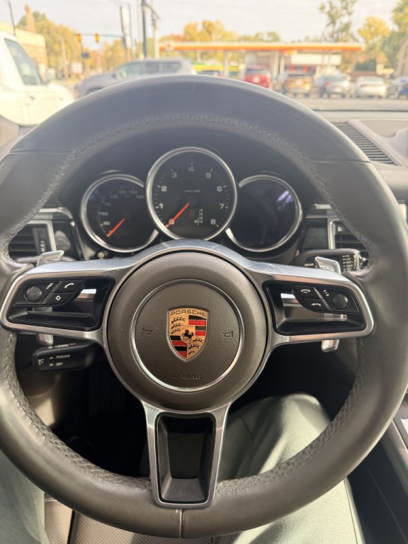 2018 Porsche Macan Image 9