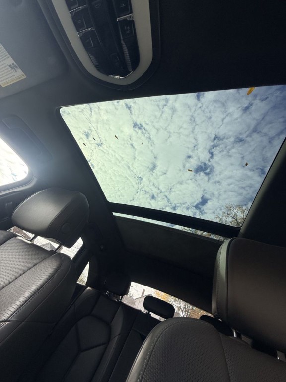 2018 Porsche Macan Image 11