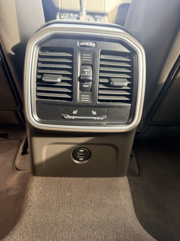 2018 Porsche Macan Image 15