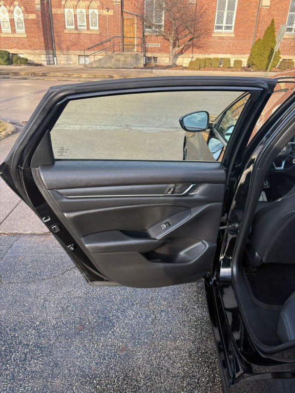 2020 Honda Accord Image 11
